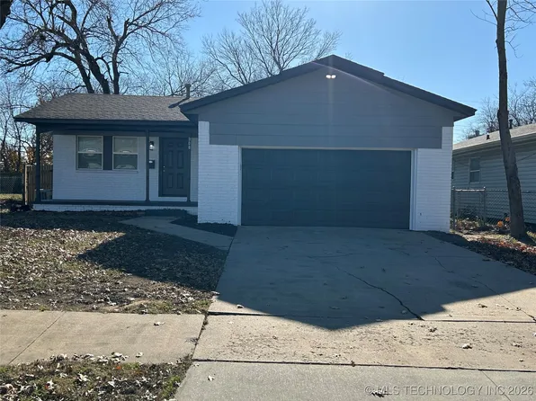 308 W 3rd St, Owasso, OK 74055