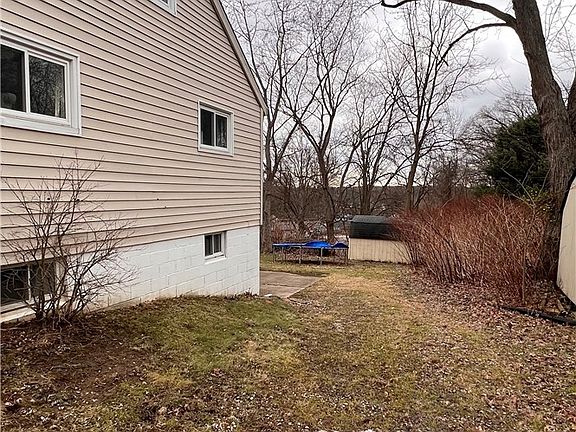 3rd image of 250 Baker Dr