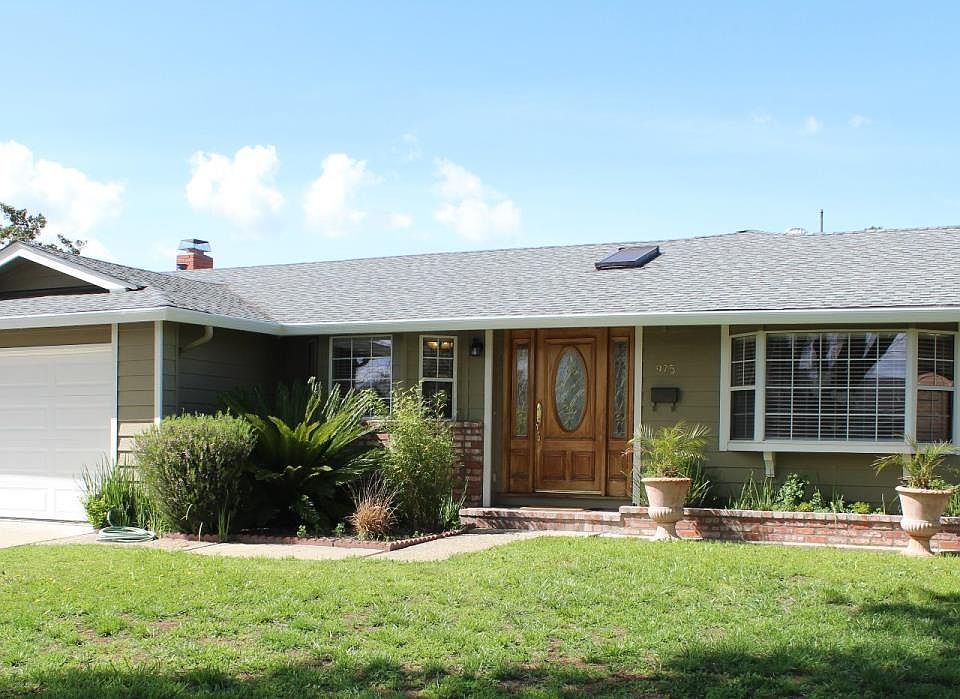 1st image of 975 Normington Way
