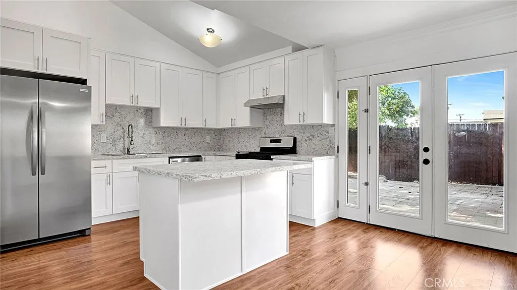 3 bed, 1260 sqft, $3,000 — Photo 3