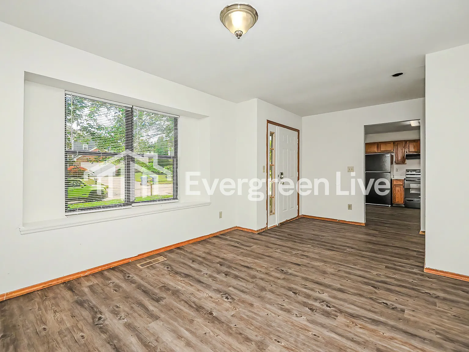 3 bed, 2.0 bath, 1766 sqft, $1,695 — Photo 3