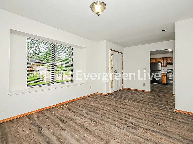 6877 Charlesgate Rd — Photo 3