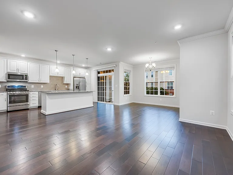 23290 Milltown Knoll Sq #118 — Photo 4