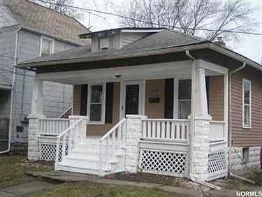 1st image of 633 Dewey Ave