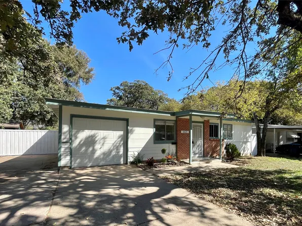 6421 Ava Court Dr, Fort Worth, TX 76112