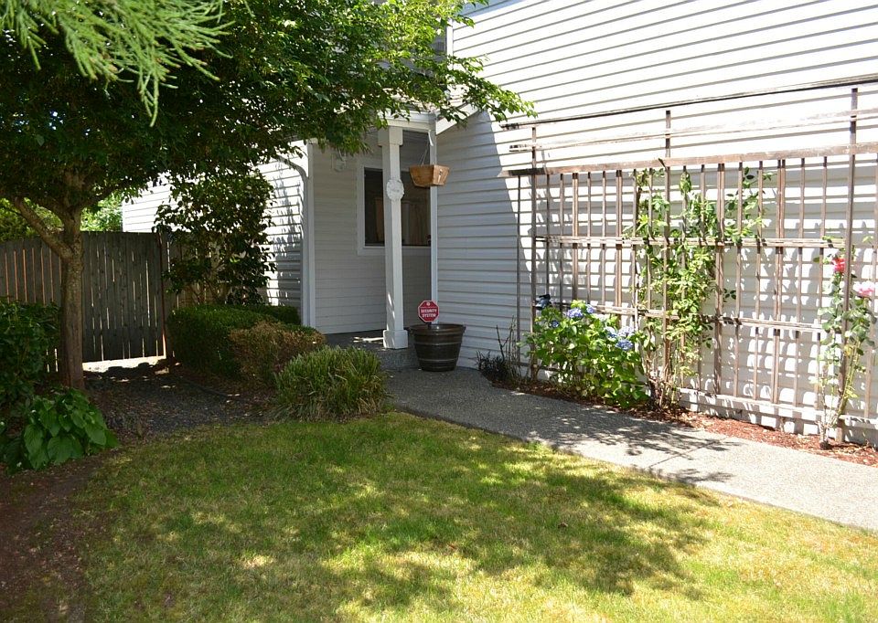 1st image of 110 97th Ave SE