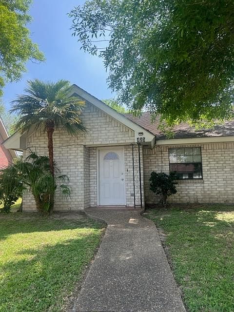 1st image of 425 Palm Valley Cir #425