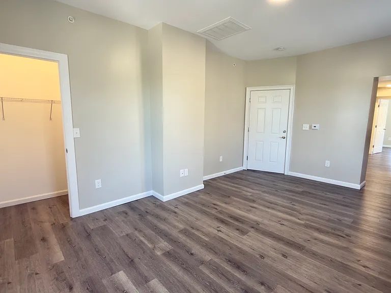 801 W Broad St #4 — Photo 7