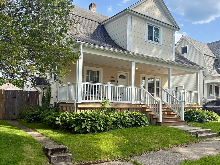 334 Imperial Ave — Photo 1