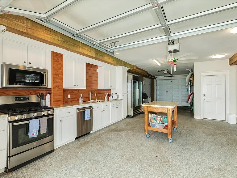 9680 Airways Ln — Photo 42