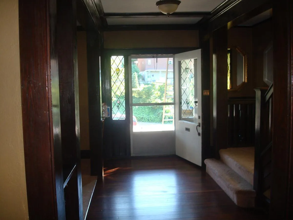 4 bed, 2800 sqft, $2,400 — Photo 4