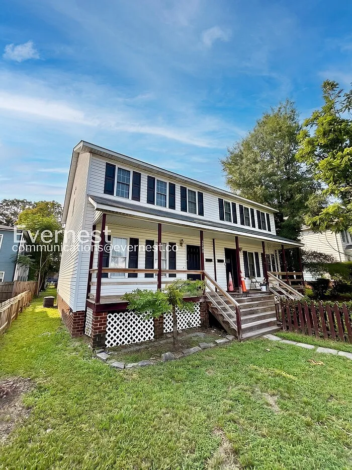 3 bed, 2.5 bath, 1440 sqft, $1,895 — Photo 2