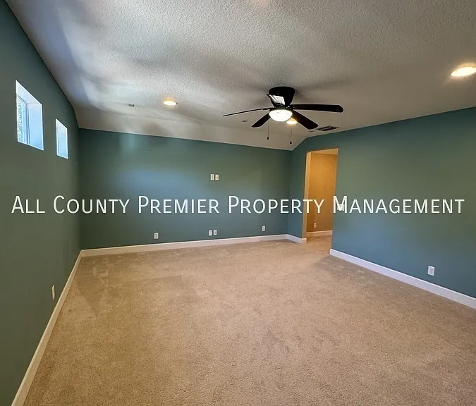 203 Spalding Way — Photo 16