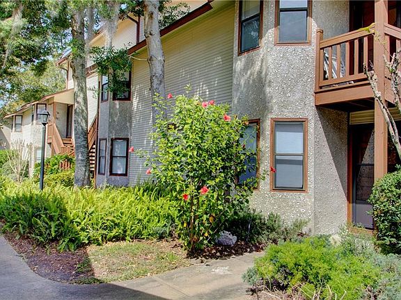 2nd image of 315 Harbour Oaks Dr