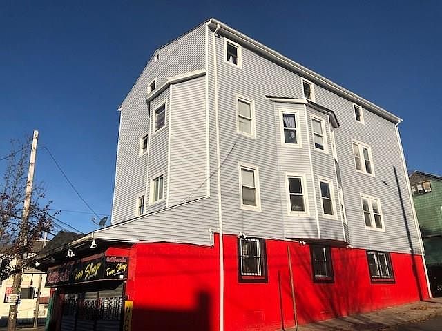 2nd image of 319 Amherst St