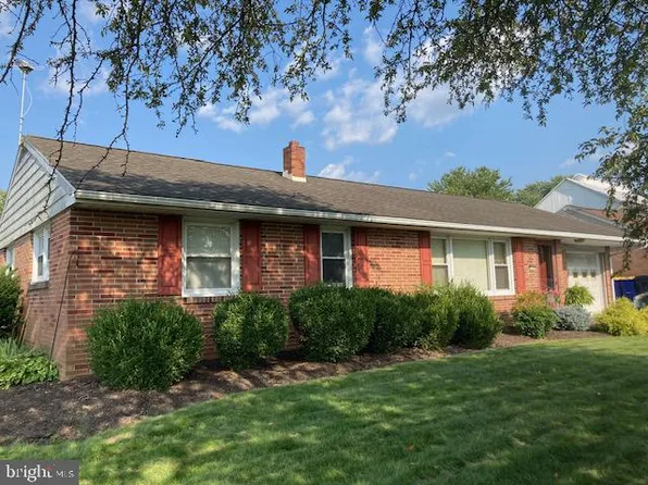 309 N Railroad Ave, New Holland, PA 17557