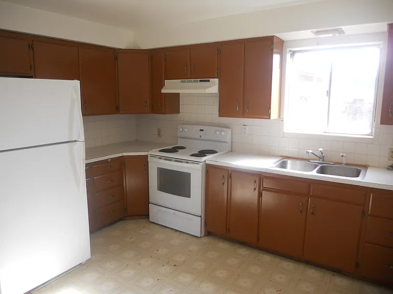 213 N Washington St — Photo 4