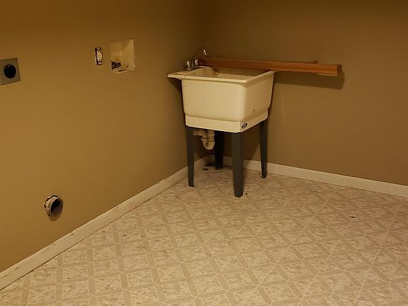 3rd image of 3563 Heartwood Ln