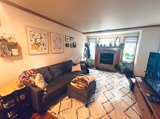 933 N 105th St APT B, Seattle, WA 98133