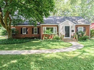 2036 Five Mile Line Rd, Penfield, NY 14526