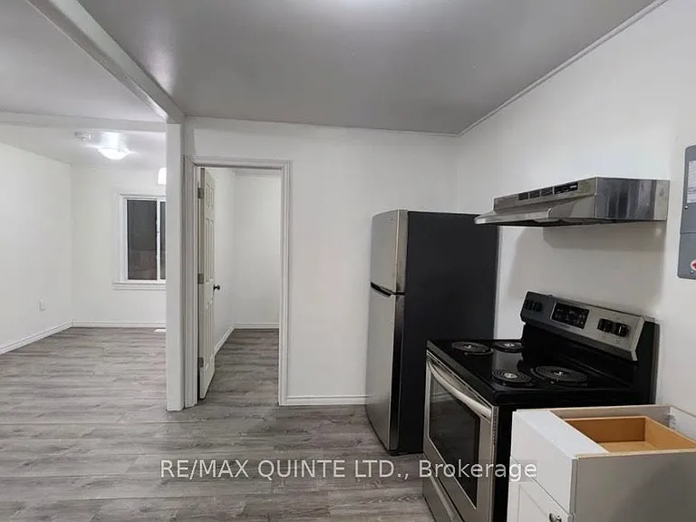 27 Dundas St E #2 — Photo 2