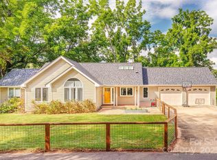 44 Samayoa Pl, Asheville, NC 28806