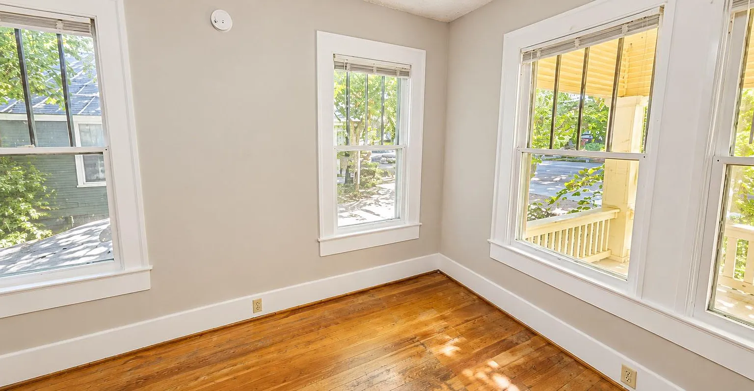 7 bed, 4.0 bath, 1475 sqft, $6,900 — Photo 4