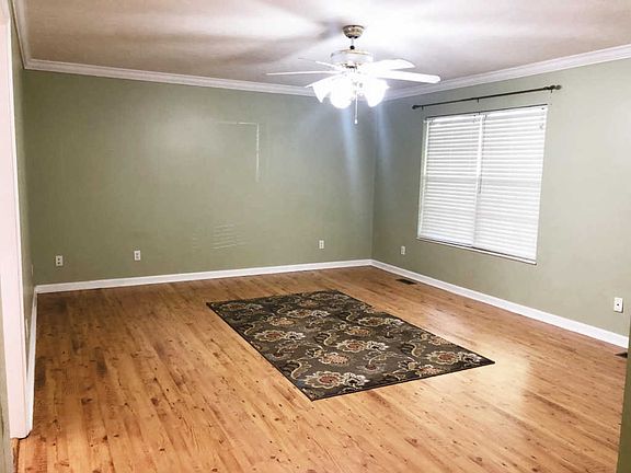 3rd image of 107 John Hendren Ln