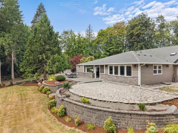 3301 Gravelly Beach Loop NW, Olympia, WA 98502