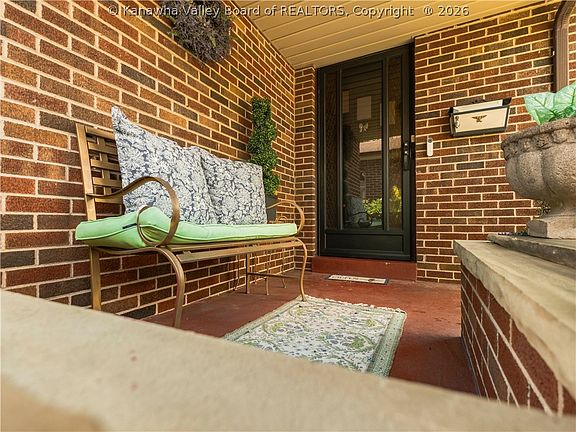 3rd image of 1402 Grishaber St