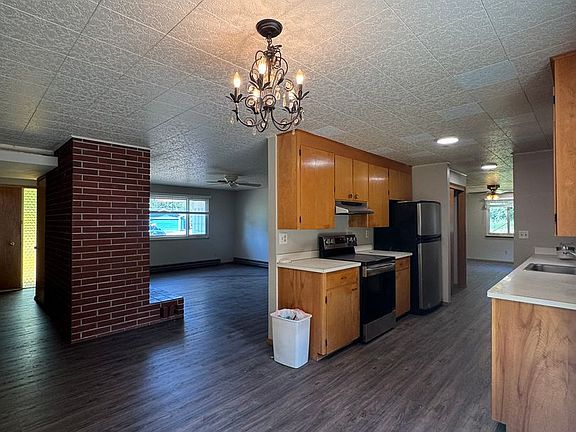4th image of 1702 College Pl