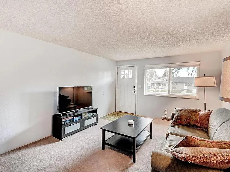 1005 Yank St — Photo 15