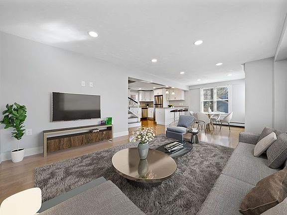 4th image of 26 Great Republic Ave #26