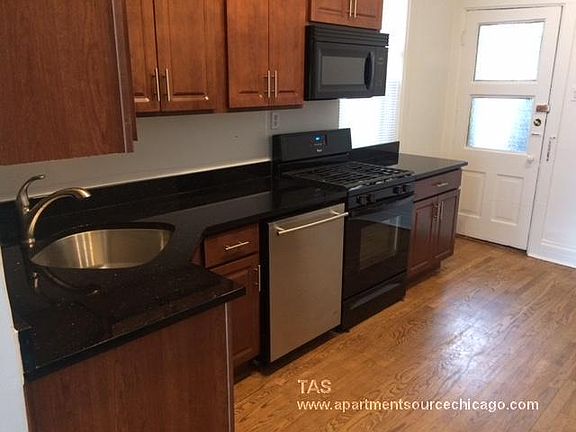 5th image of 2616 N Marshfield Ave #1