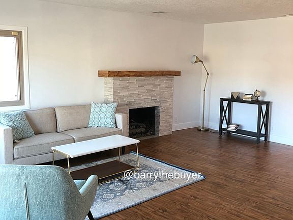 4th image of 2034 W 96th St