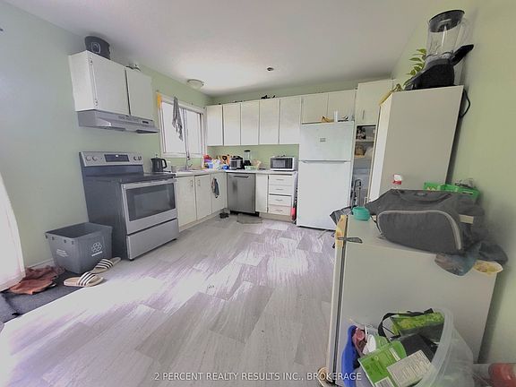 3rd image of 928 Oakview Ave