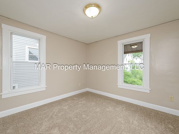 5th image of 110 N Arlington St