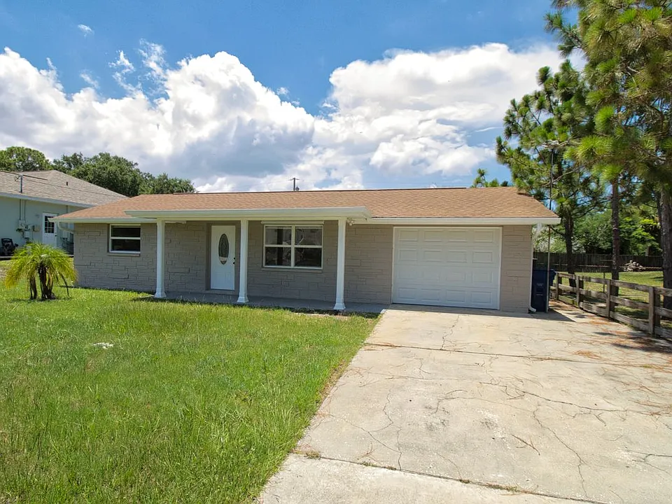 4632 Salvia St