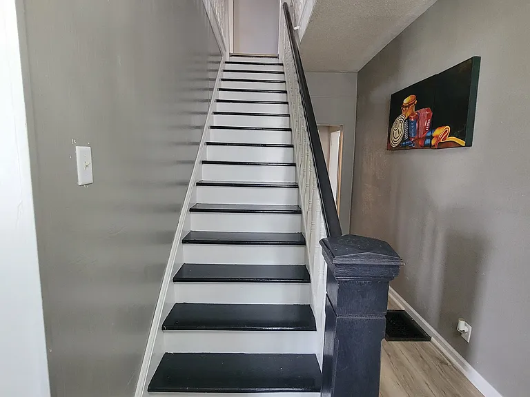 1705 W Monroe St — Photo 11
