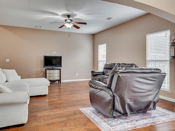 5th image of 3628 Mossland Drive