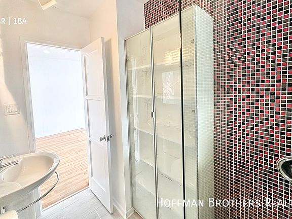 5th image of 13121 Venice Blvd #1A