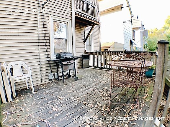 4th image of 2752 N Fratney St #A