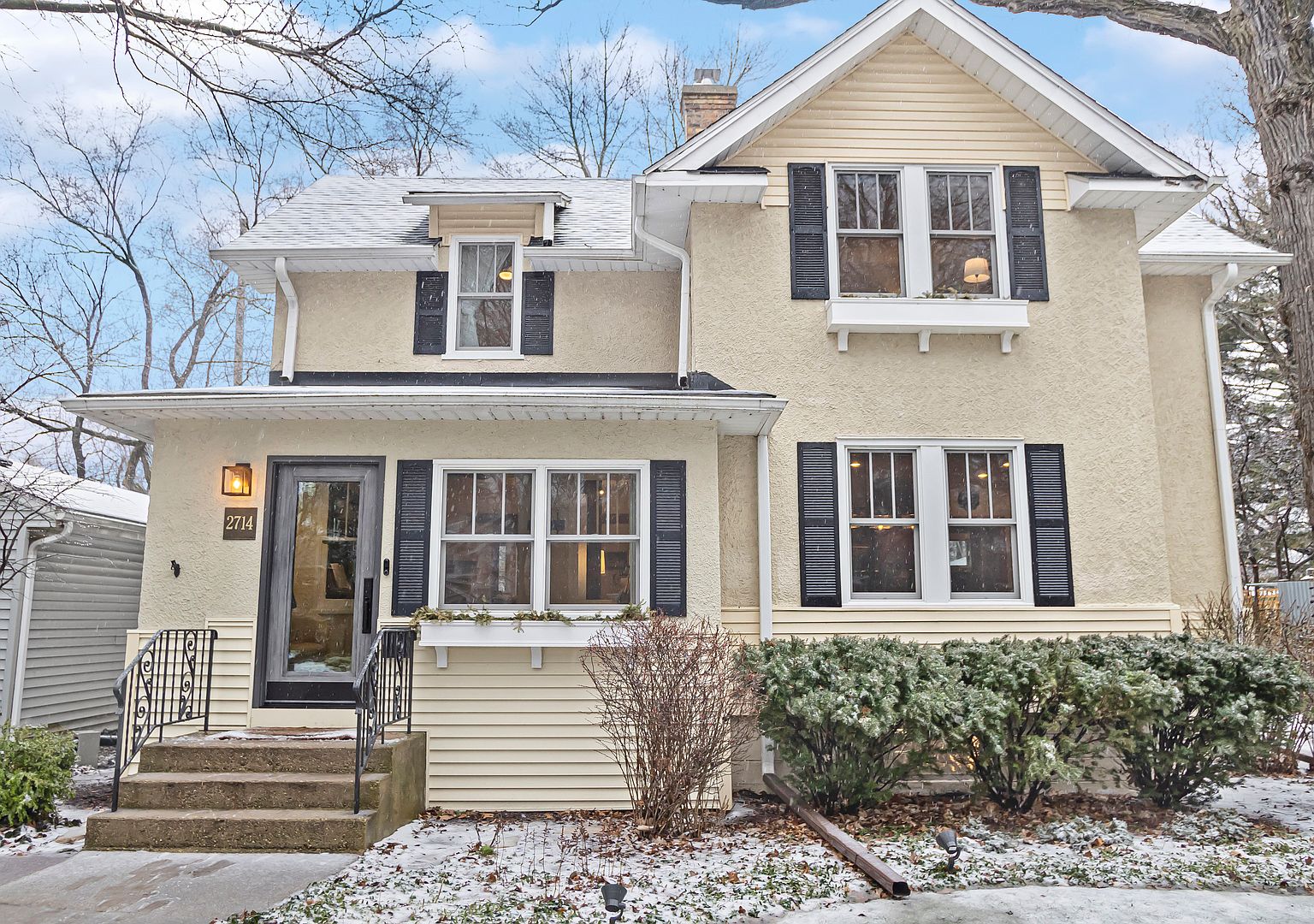 2714 Woodbine Ave, Evanston, IL 60201 Zillow