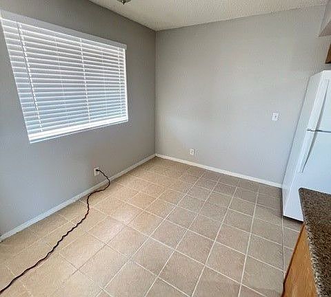 5th image of 803 Palo Verde Dr APT C