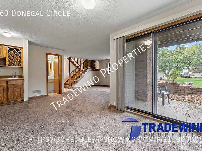 560 Donegal Cir — Photo 15