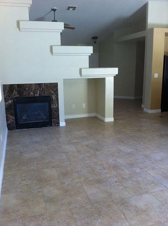 3 bed, 1710 sqft, $2,100 — Photo 4