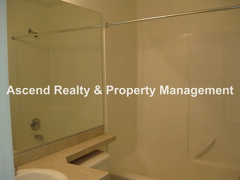 15330 SW Mallard Dr #103 — Photo 8