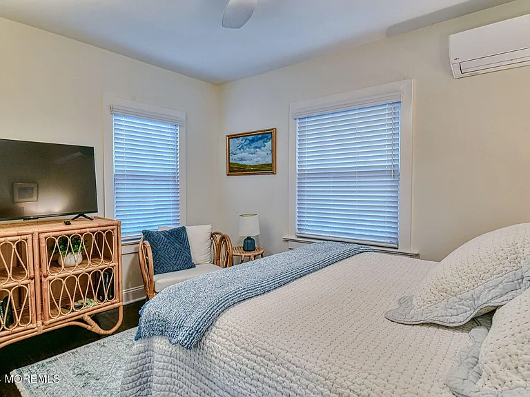 77 Asbury Ave — Photo 25