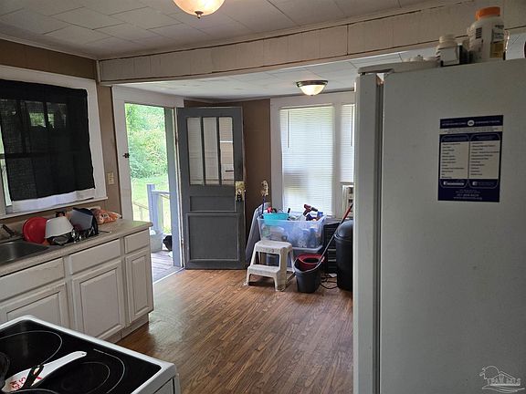 4th image of 1218 Forrest Ave