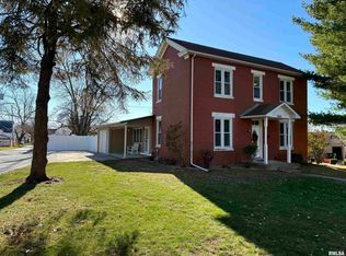 2064 Chestnut St, Quincy, IL 62301